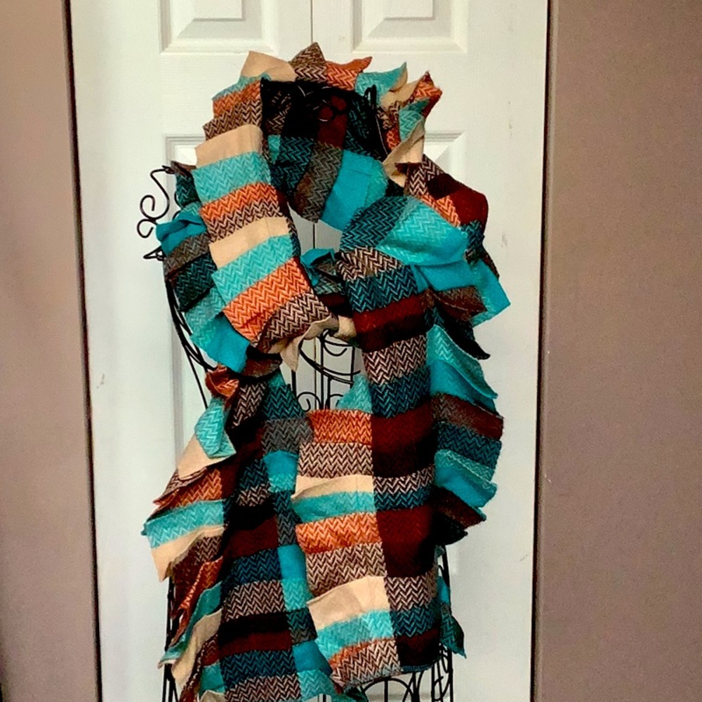 Vintage scarf!  Style your outfit with this beautiful scarf.
